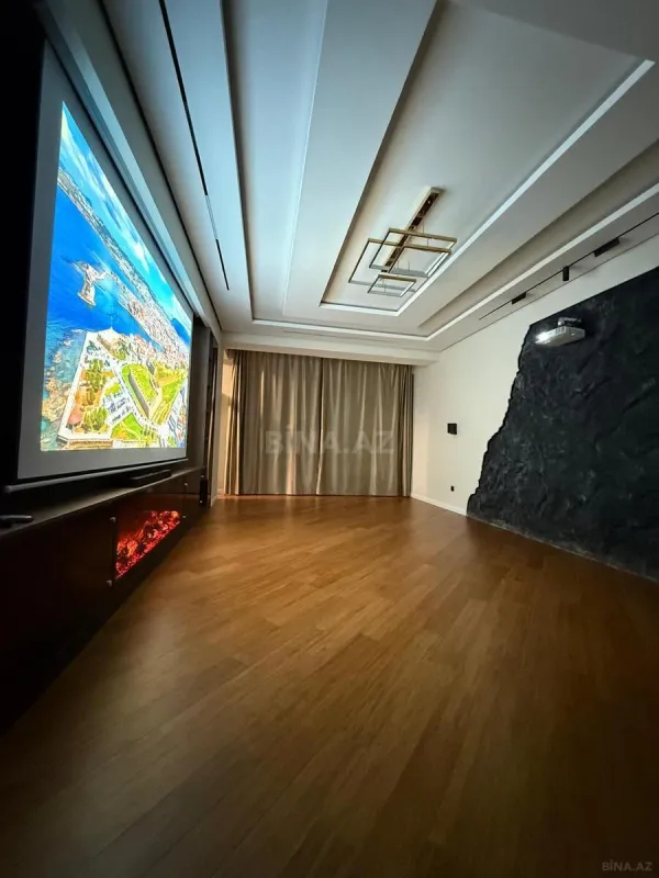 Satılır 4 otaqlı mənzil 200 m²