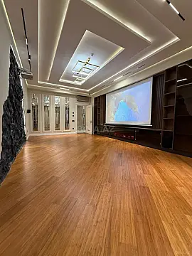 Satılır 4 otaqlı mənzil 200 m²