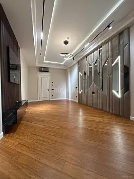 Satılır 4 otaqlı mənzil 200 m²