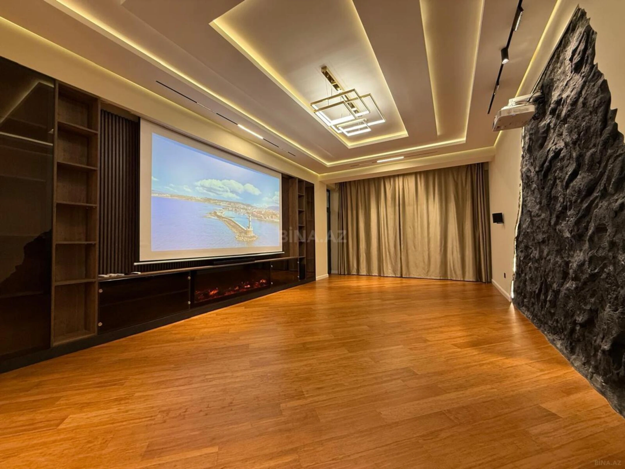 Satılır 4 otaqlı mənzil 200 m²