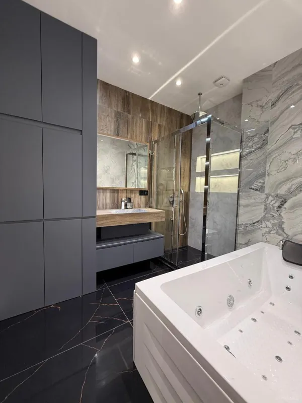 Satılır 4 otaqlı mənzil 200 m²