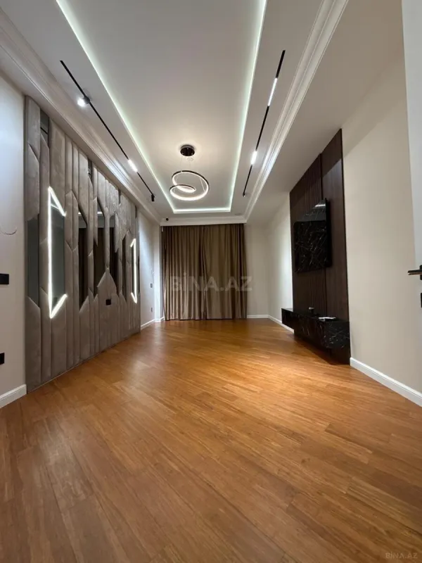 Satılır 4 otaqlı mənzil 200 m²
