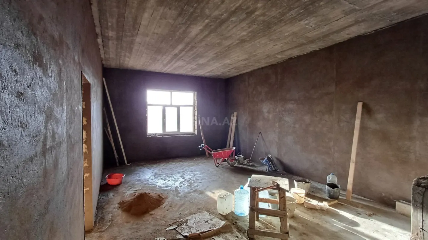 Satılır 7 otaqlı həyət evi 300 m²