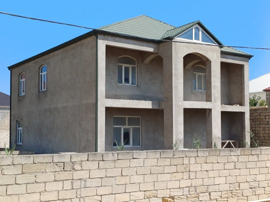 Satılır 7 otaqlı həyət evi 300 m²