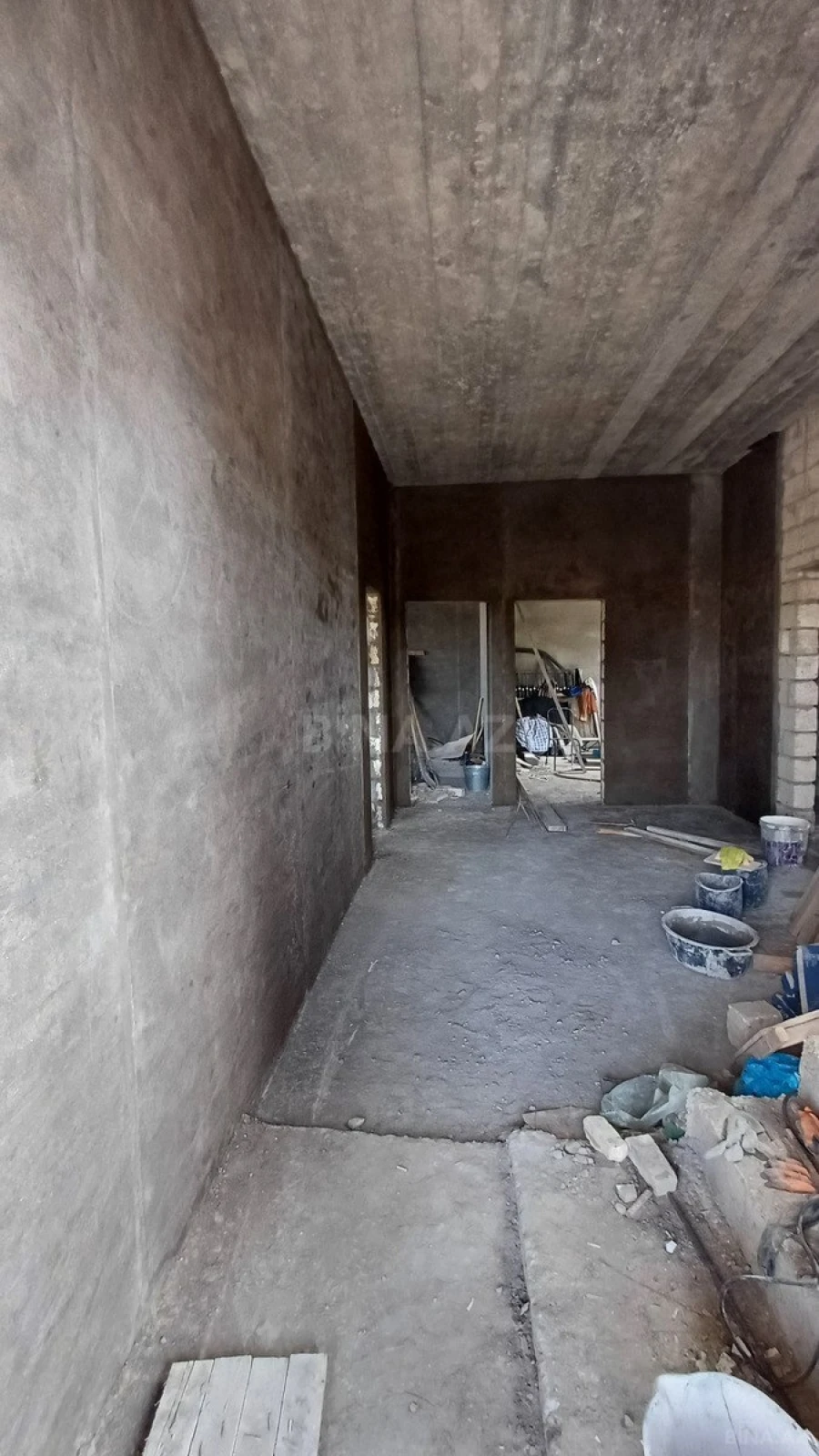 Satılır 7 otaqlı həyət evi 300 m²