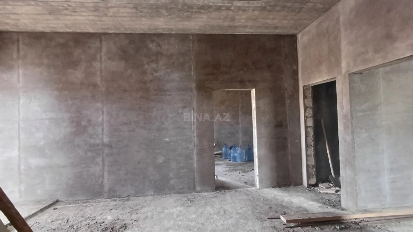 Satılır 7 otaqlı həyət evi 300 m²