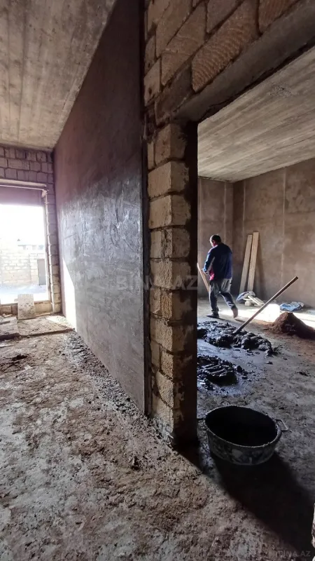 Satılır 7 otaqlı həyət evi 300 m²