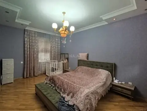 Satılır 3 otaqlı mənzil 132 m²