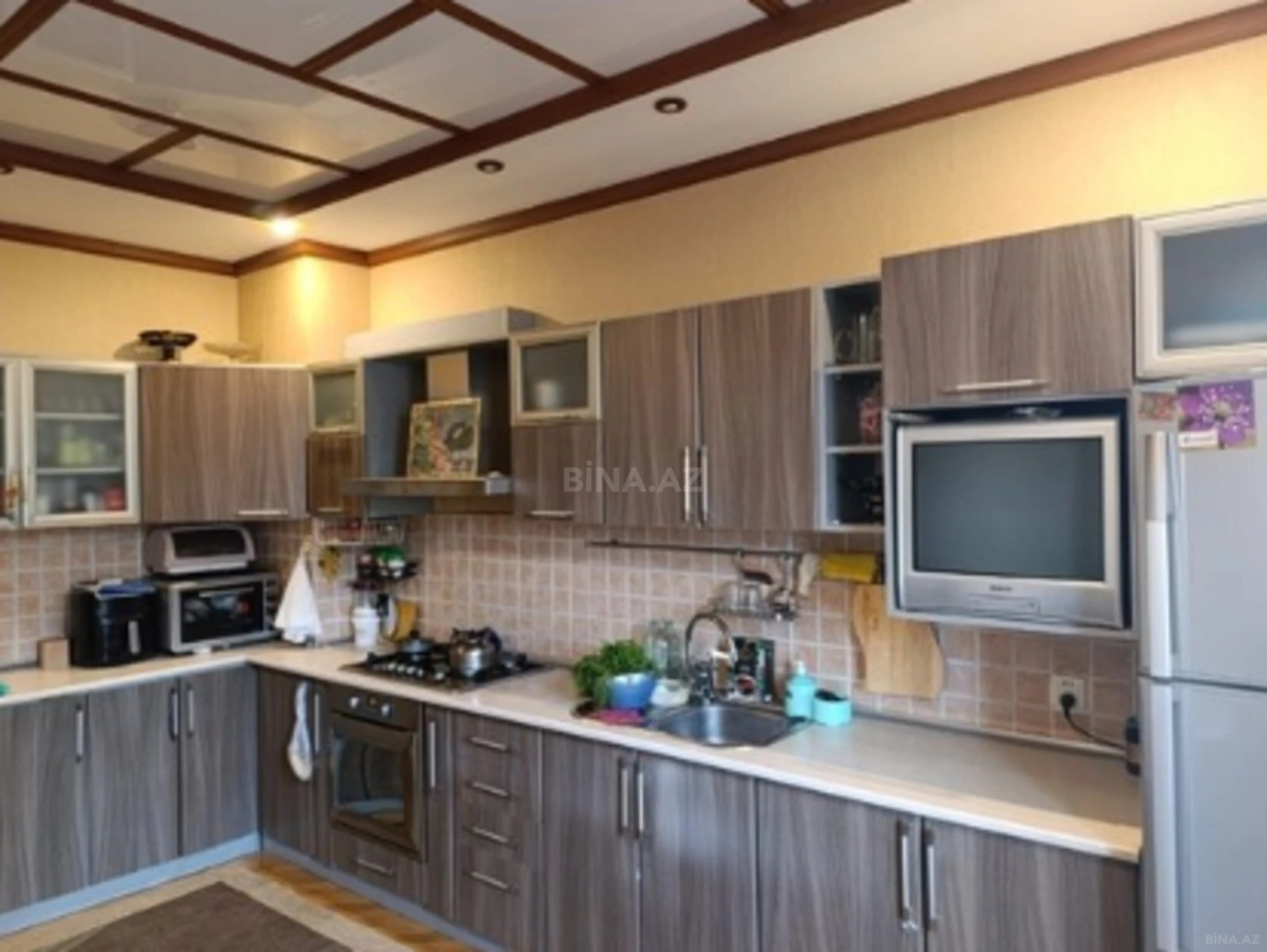 Satılır 3 otaqlı mənzil 132 m²