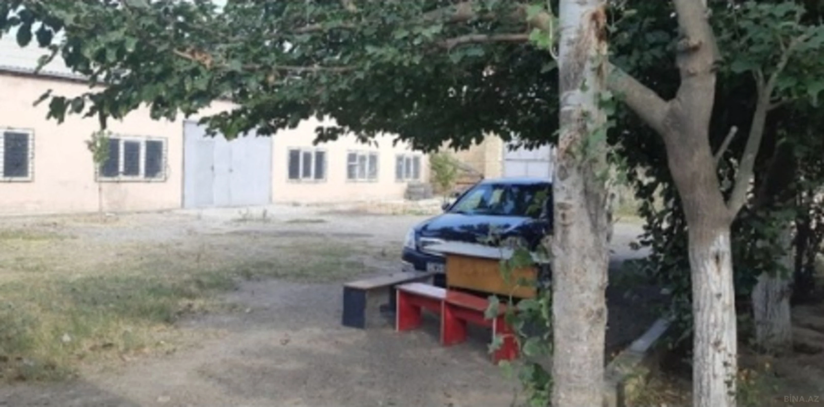 Satılır obyekt 1000 m²