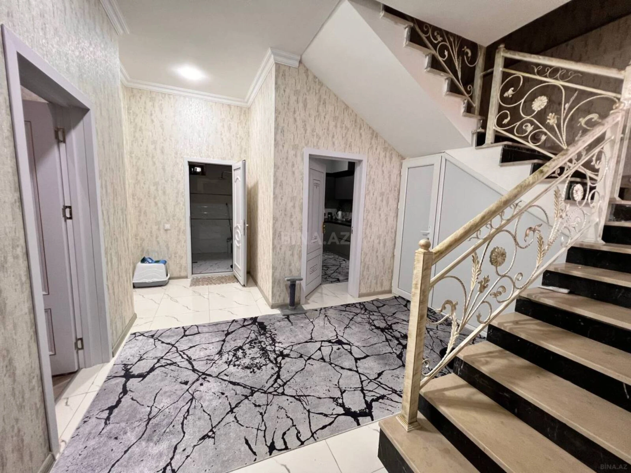 Satılır 5 otaqlı həyət evi 136 m²