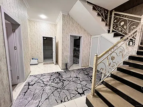 Satılır 5 otaqlı həyət evi 136 m²