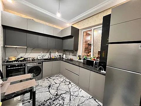 Satılır 5 otaqlı həyət evi 136 m²