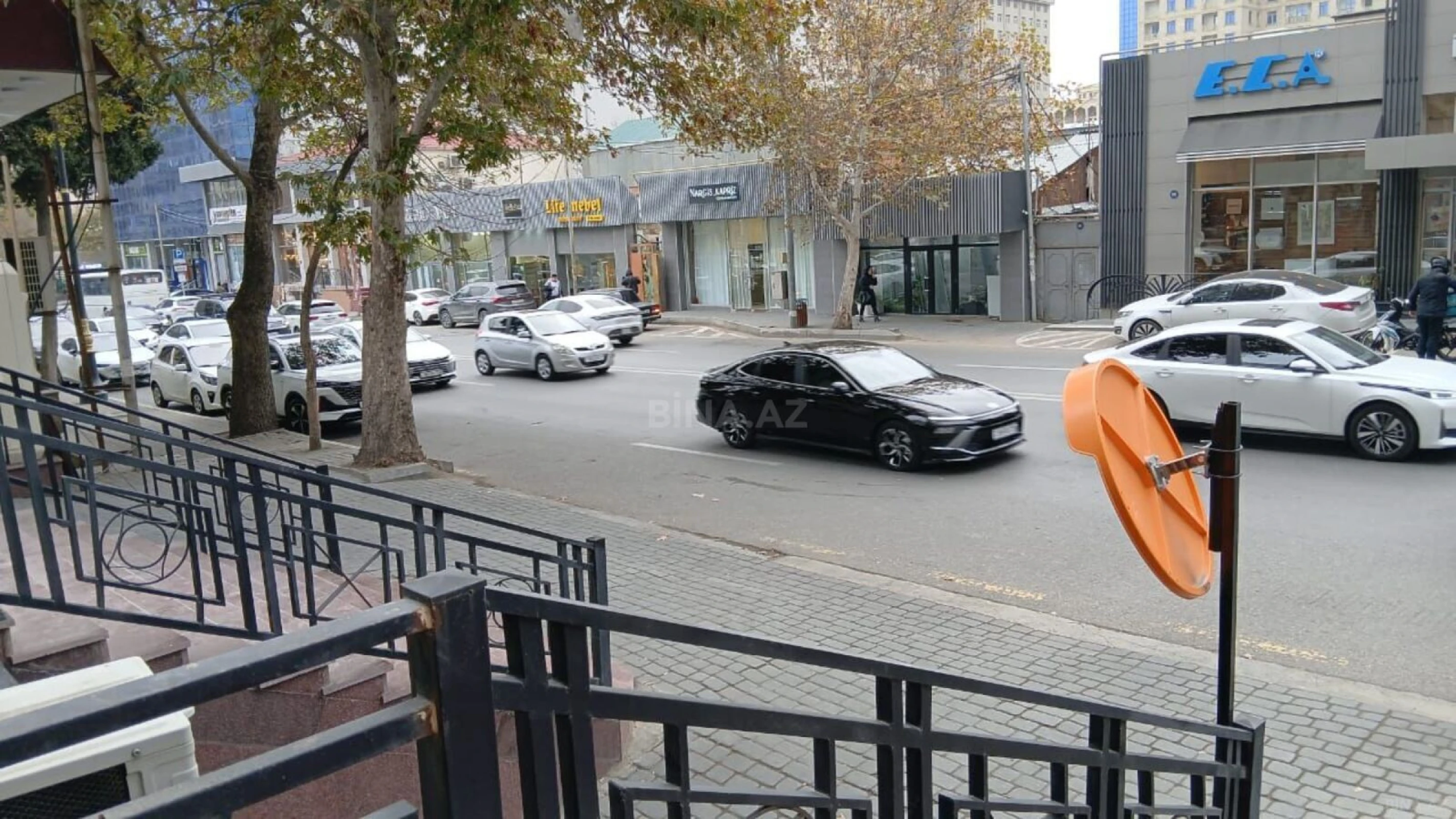 Kirayə verilir obyekt 180 m²