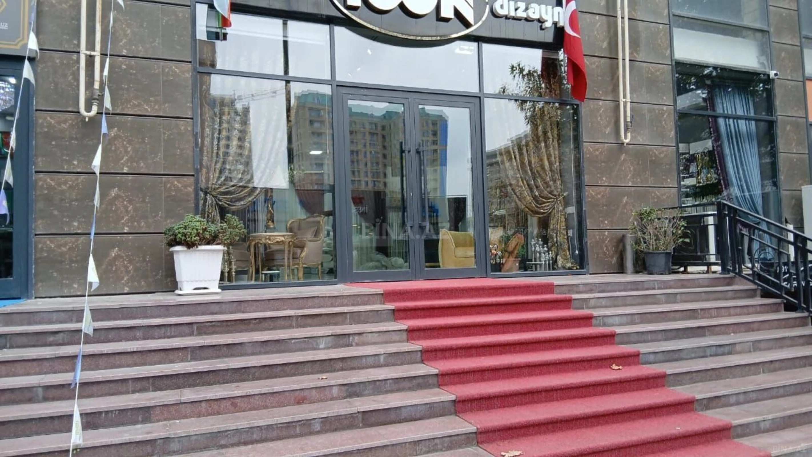 Kirayə verilir obyekt 180 m²