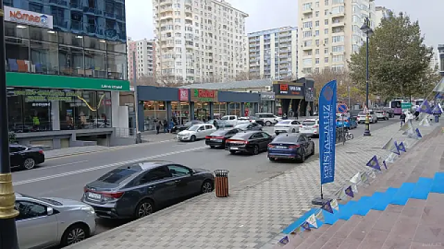 Kirayə verilir obyekt 180 m²