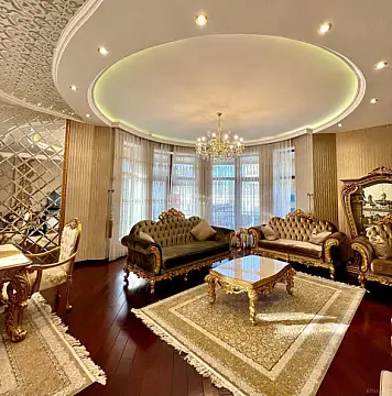 Satılır 4 otaqlı mənzil 217 m²