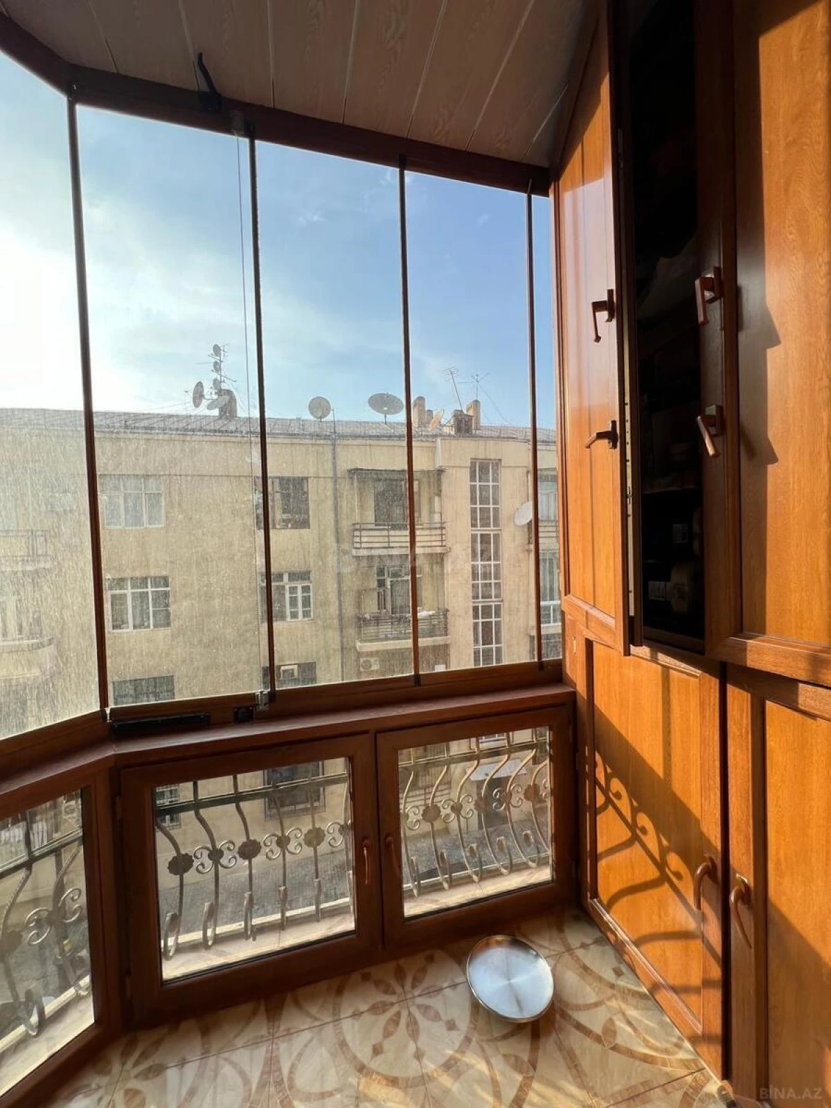 Satılır 4 otaqlı mənzil 217 m²