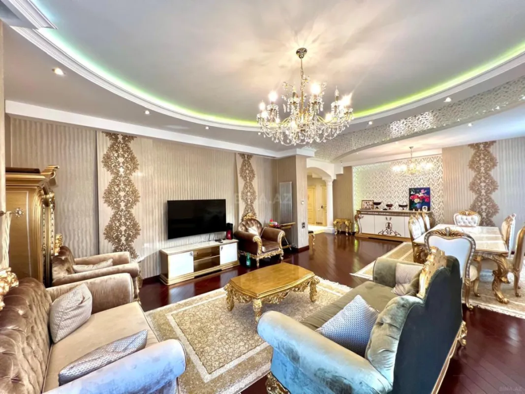 Satılır 4 otaqlı mənzil 217 m²