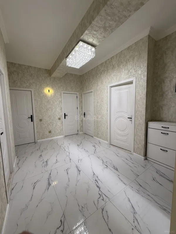 Satılır 4 otaqlı mənzil 117 m²