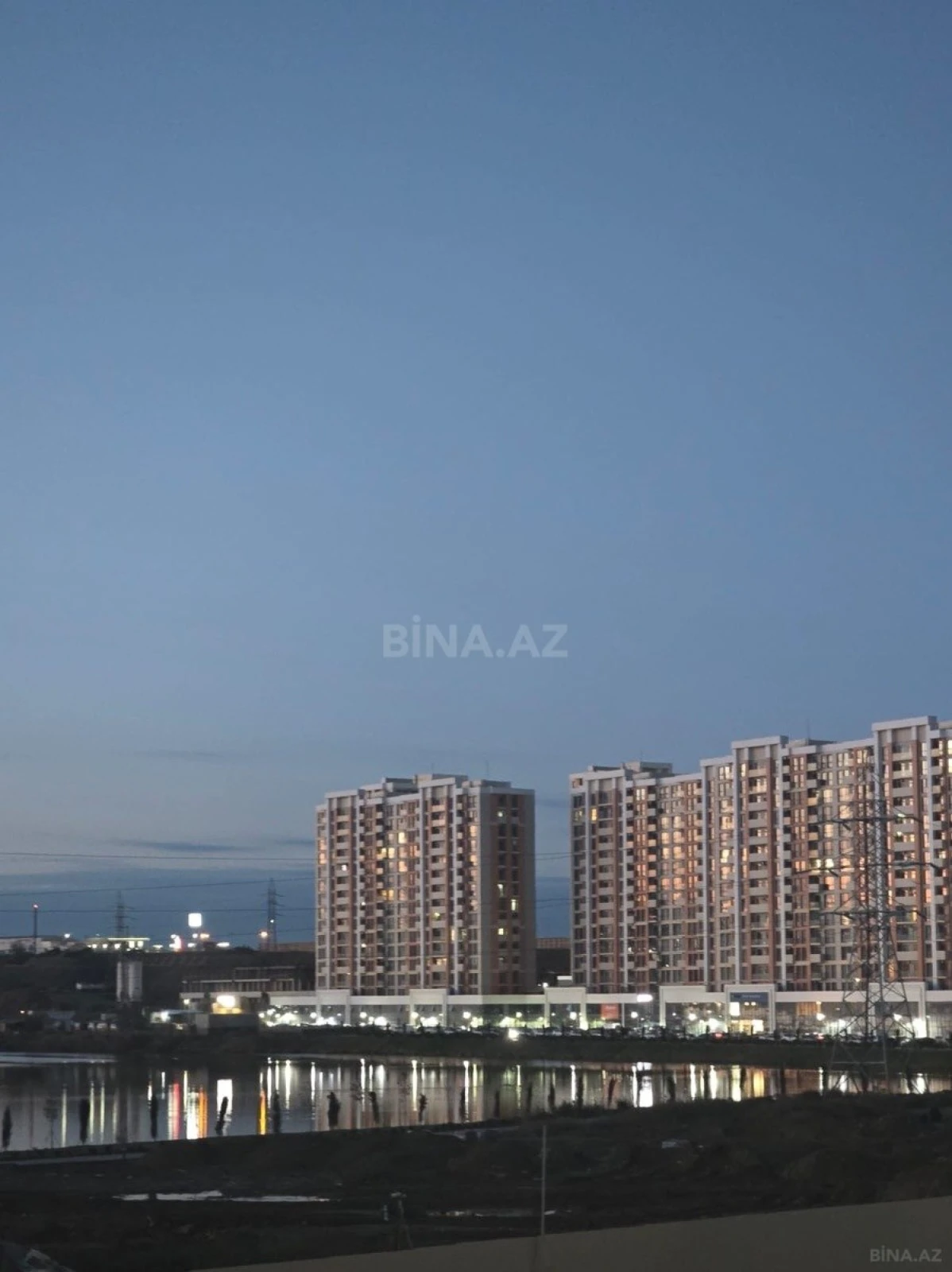Satılır 4 otaqlı mənzil 117 m²