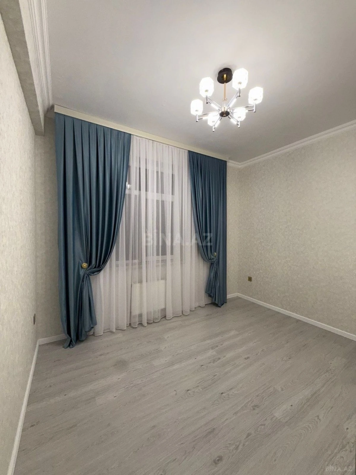 Satılır 4 otaqlı mənzil 117 m²