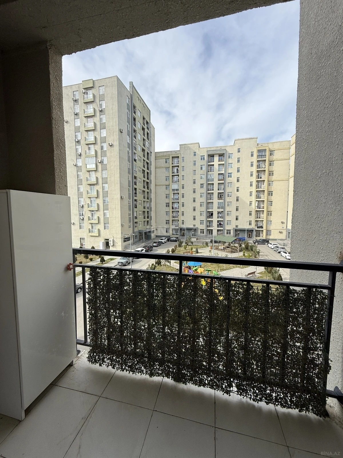 Satılır 4 otaqlı mənzil 117 m²