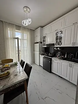 Satılır 4 otaqlı mənzil 117 m²