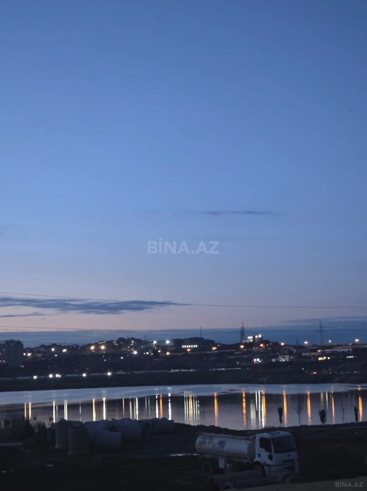 Satılır 4 otaqlı mənzil 117 m²
