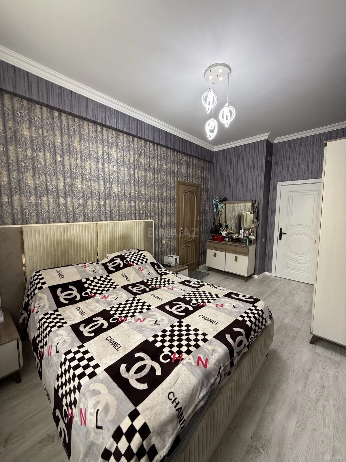 Satılır 4 otaqlı mənzil 117 m²