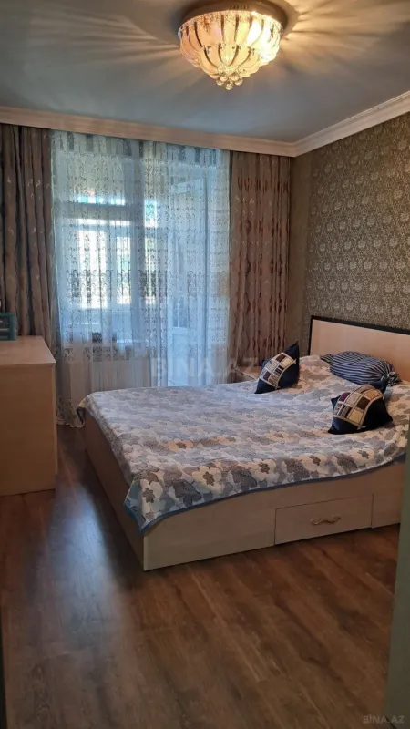 Satılır 4 otaqlı mənzil 100 m²