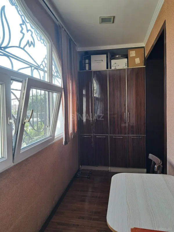 Satılır 4 otaqlı mənzil 100 m²