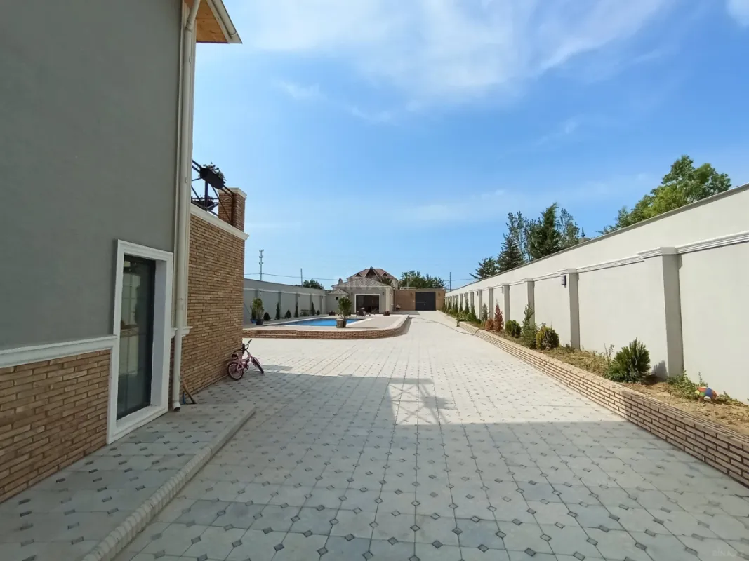 Satılır 5 otaqlı həyət evi 200 m²