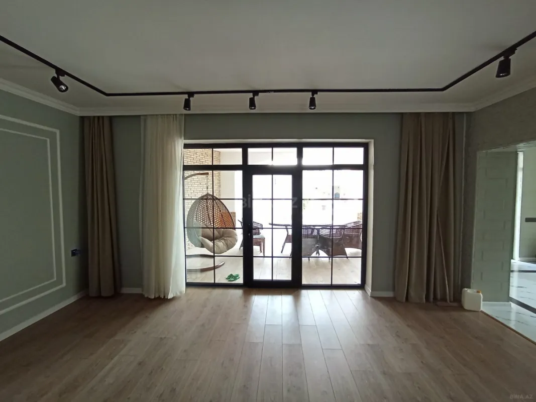 Satılır 5 otaqlı həyət evi 200 m²