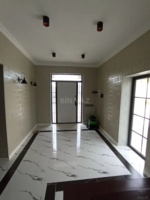 Satılır 5 otaqlı həyət evi 200 m²