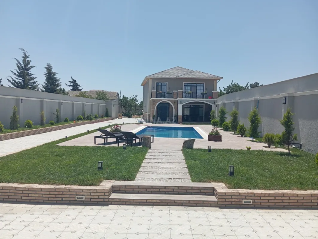 Satılır 5 otaqlı həyət evi 200 m²