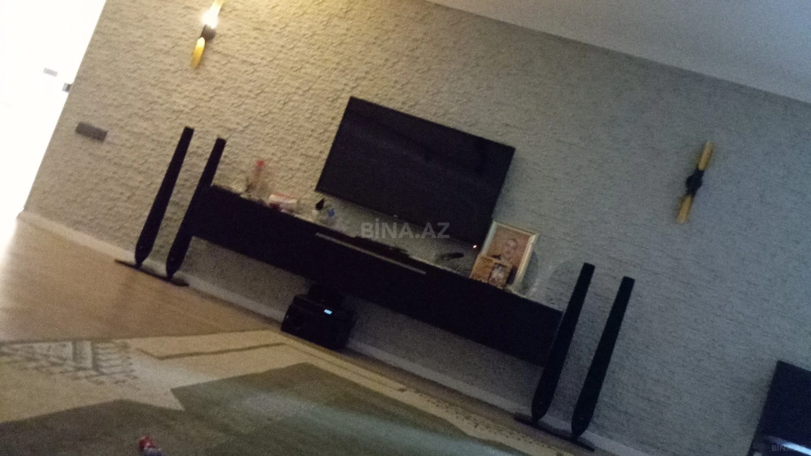 Satılır 5 otaqlı həyət evi 200 m²