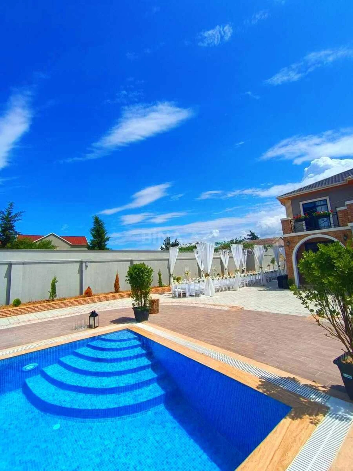 Satılır 5 otaqlı həyət evi 200 m²