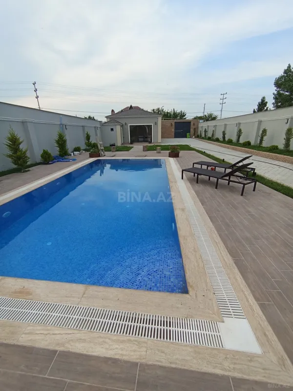 Satılır 5 otaqlı həyət evi 200 m²