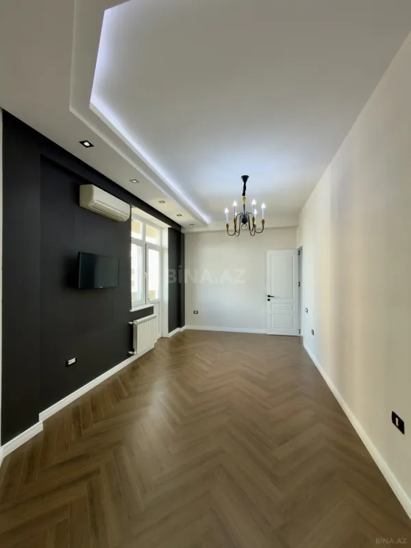 Satılır 3 otaqlı mənzil 155 m²