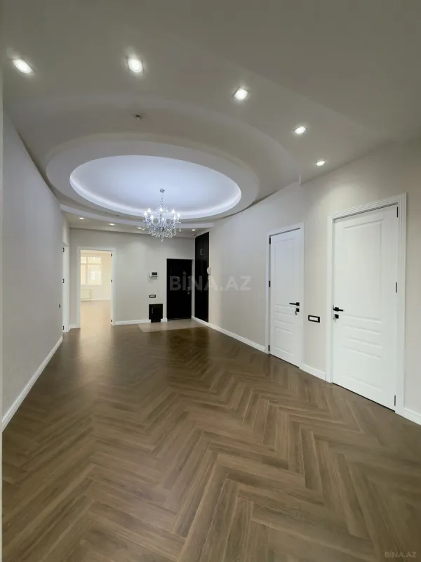 Satılır 3 otaqlı mənzil 155 m²