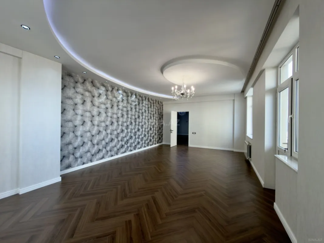 Satılır 3 otaqlı mənzil 155 m²