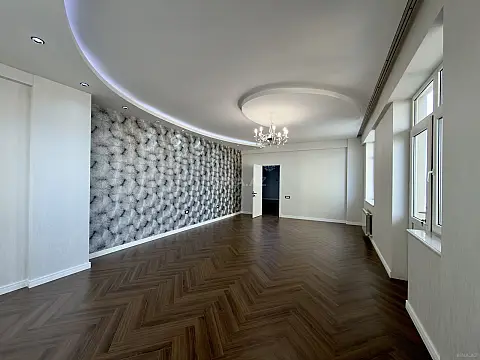 Satılır 3 otaqlı mənzil 155 m²