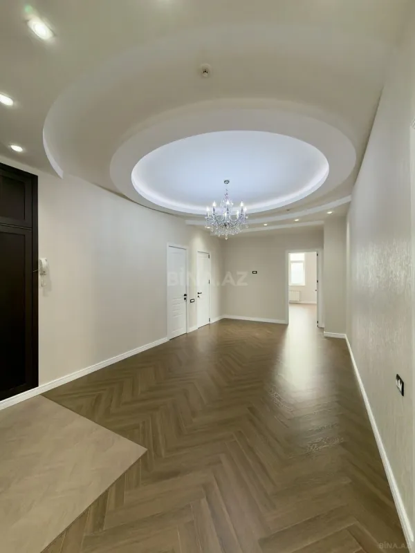 Satılır 3 otaqlı mənzil 155 m²