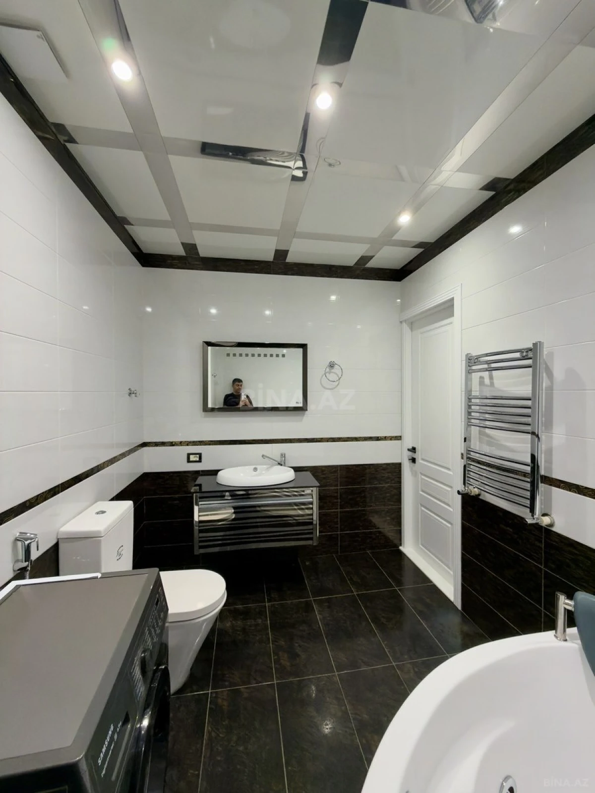 Satılır 3 otaqlı mənzil 155 m²