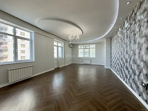 Satılır 3 otaqlı mənzil 155 m²