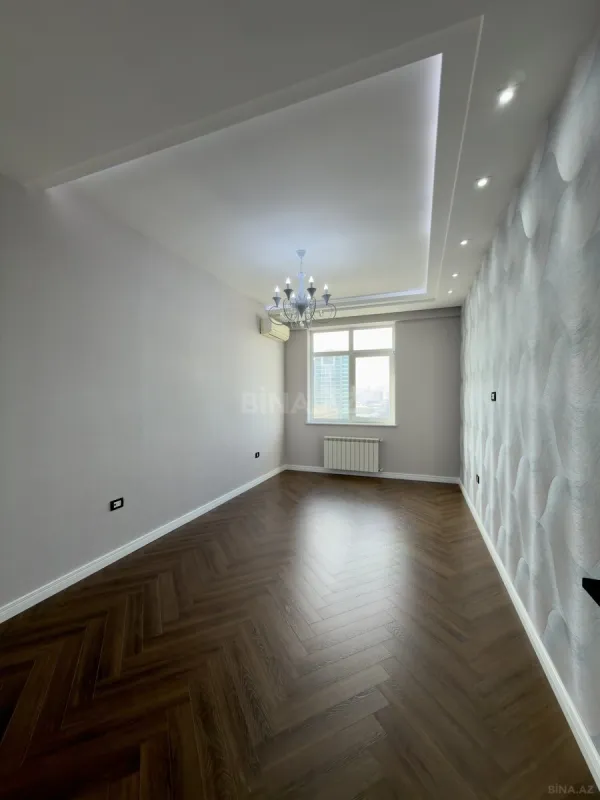 Satılır 3 otaqlı mənzil 155 m²