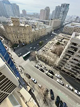 Satılır 3 otaqlı mənzil 155 m²