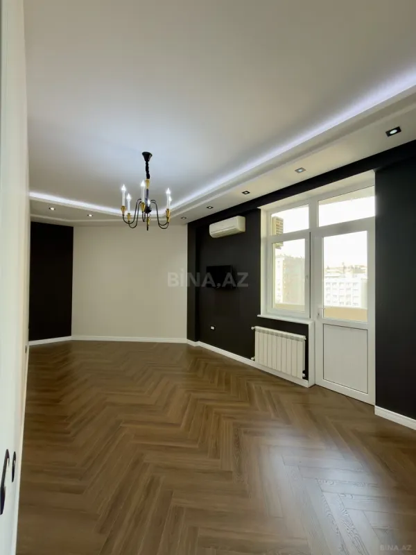 Satılır 3 otaqlı mənzil 155 m²
