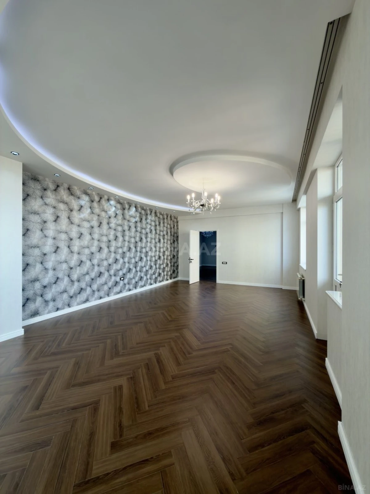 Satılır 3 otaqlı mənzil 155 m²